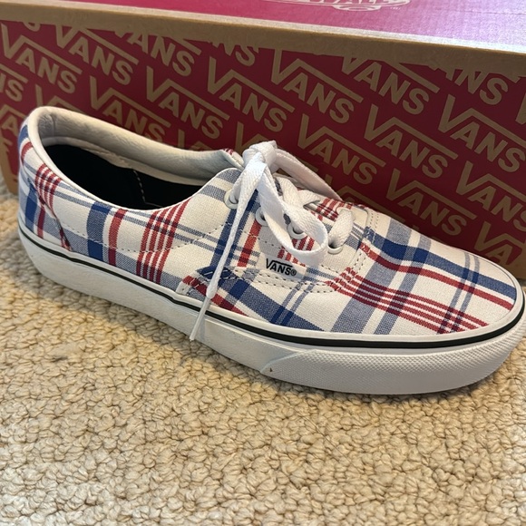 New Vans white with blue and red plaid design with box - Picture 1 of 6
